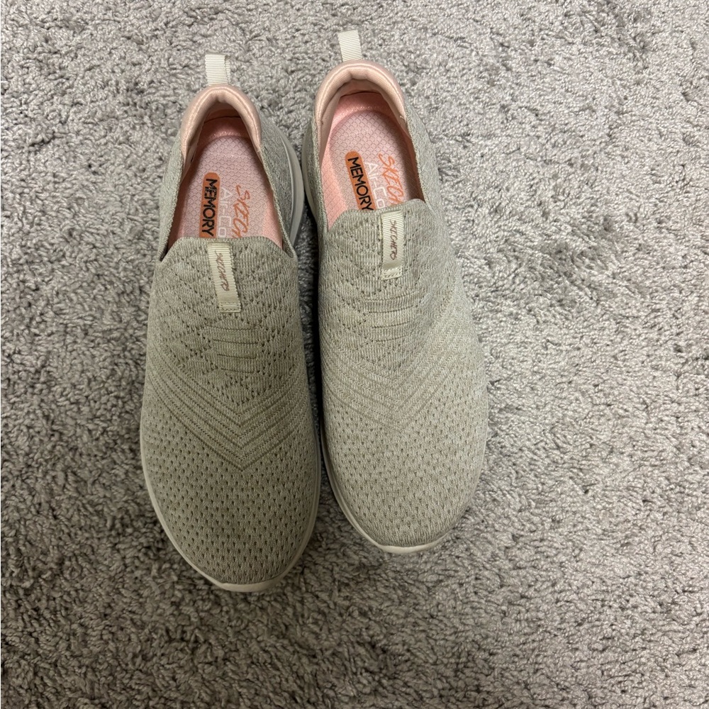 Skechers Women's Ultra Flex - Delightful Joy Sneaker, Natural, 9.5